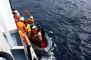 Hỗ trợ 2 triệu đồng cho 13 ngư dân Bình Định bị tàu hàng đâm chìm tại Đà Nẵng