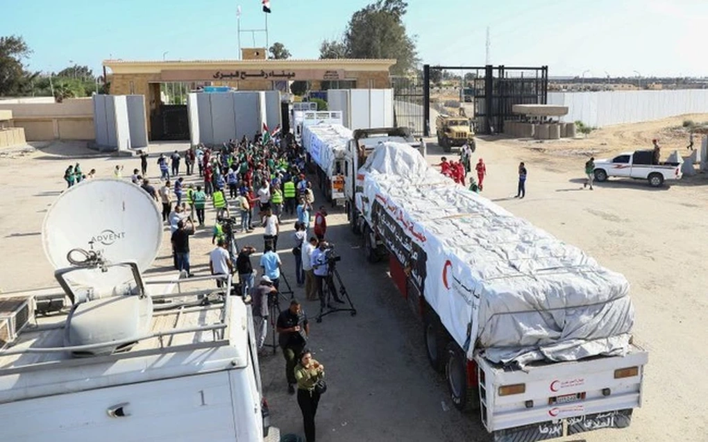 Số phận những người Gaza ngày đêm chờ vượt biên ở cửa khẩu Rafah - 1 Số phận những người Gaza ngày đêm chờ vượt biên ở cửa khẩu Rafah - 1