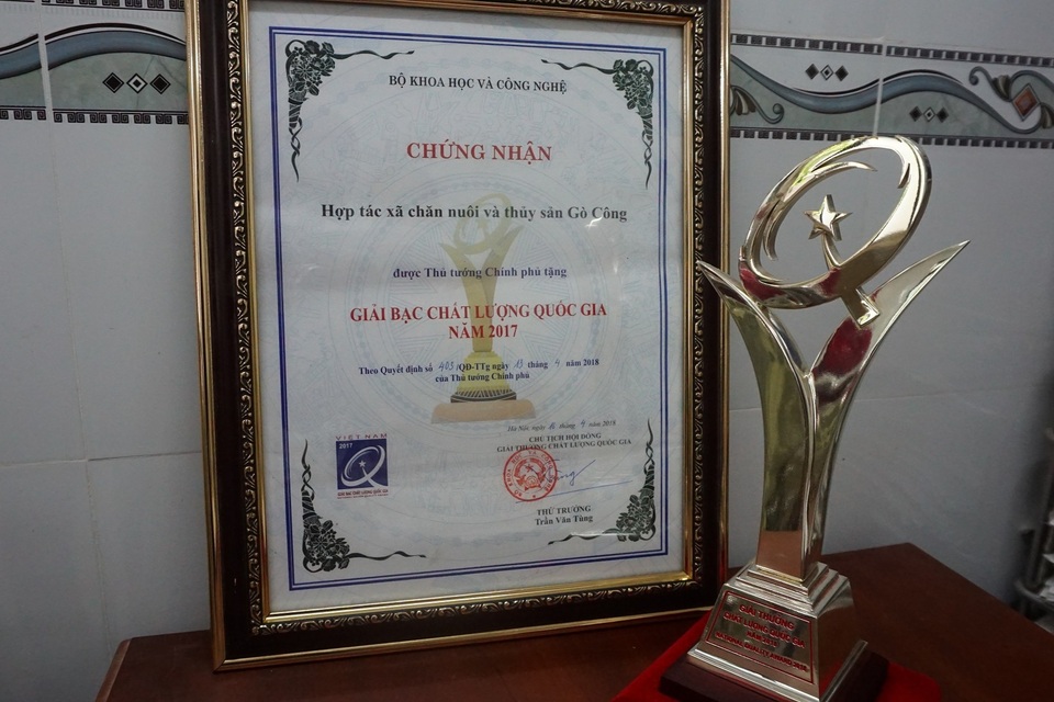 Lão nông Tiền Giang giúp hàng xóm khá lên nhờ giống gà... đặc chủng - 5 Lão nông Tiền Giang giúp hàng xóm khá lên nhờ giống gà... đặc chủng - 5