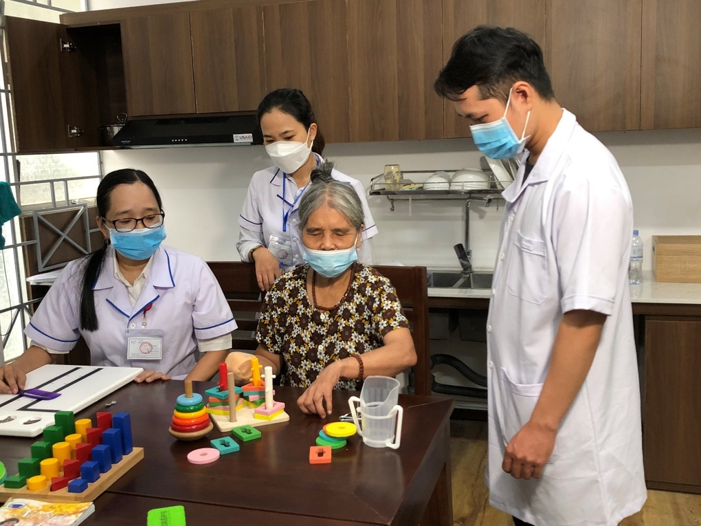 Đào tạo hoạt động trị liệu nâng cao nhân lực phục hồi chức năng - 3 Đào tạo hoạt động trị liệu nâng cao nhân lực phục hồi chức năng - 3