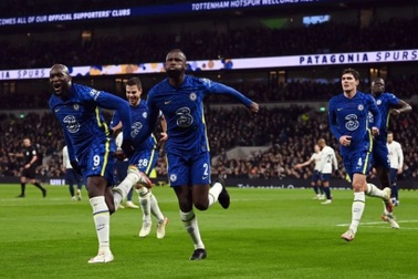 Vượt qua Tottenham, Chelsea vào chung kết Carabao Cup