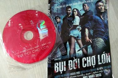 Đĩa lậu phim “Bụi đời Chợ Lớn” tràn lan, ai xử lý?