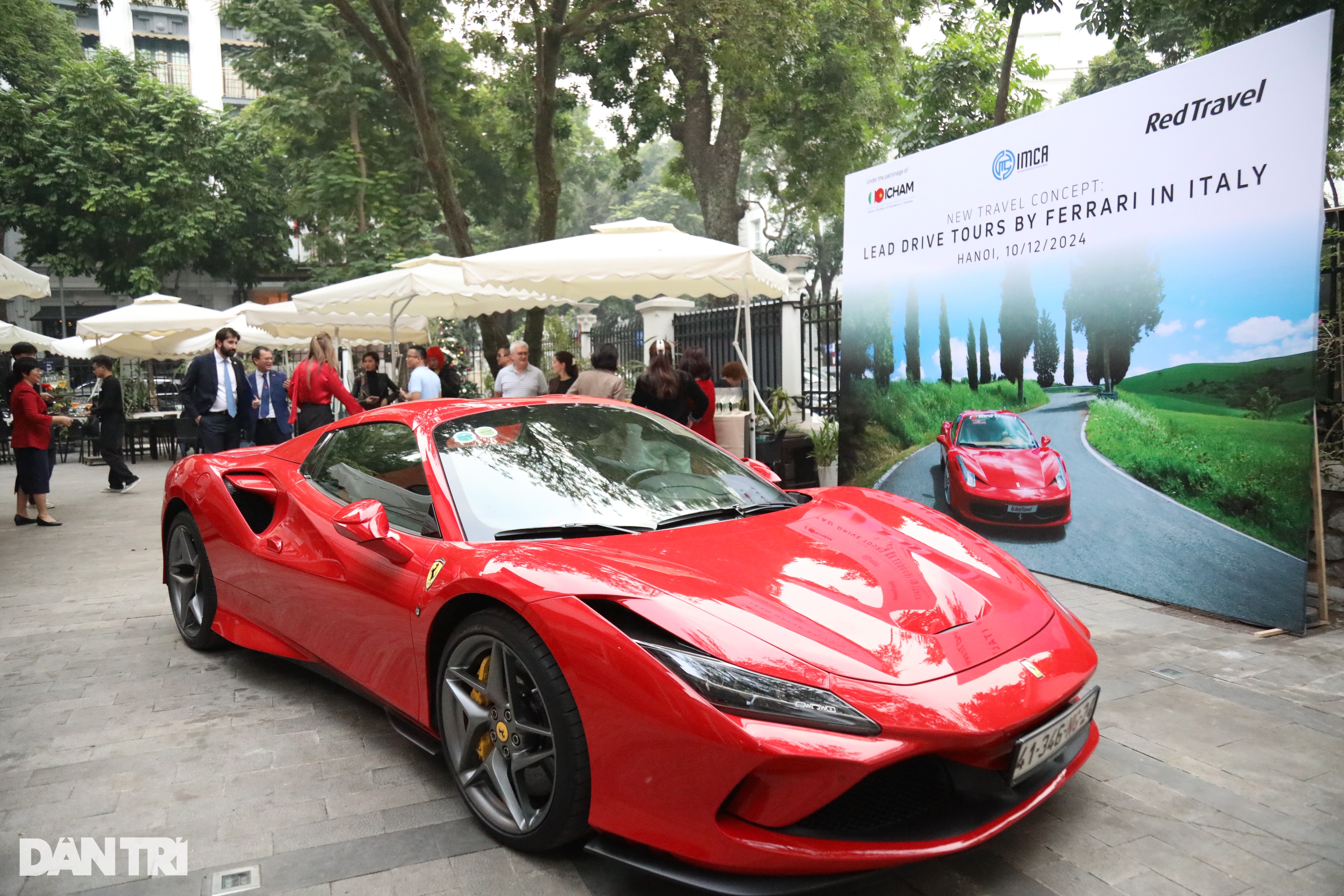 Trải nghiệm lái siêu xe Ferrari tại Italy dành cho khách nhà giàu Việt - 2