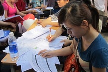 Cử nhân 'rớt giá'