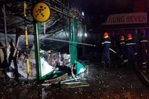 Siêu thị cháy lớn ngày cuối năm, hàng tỷ đồng ra tro