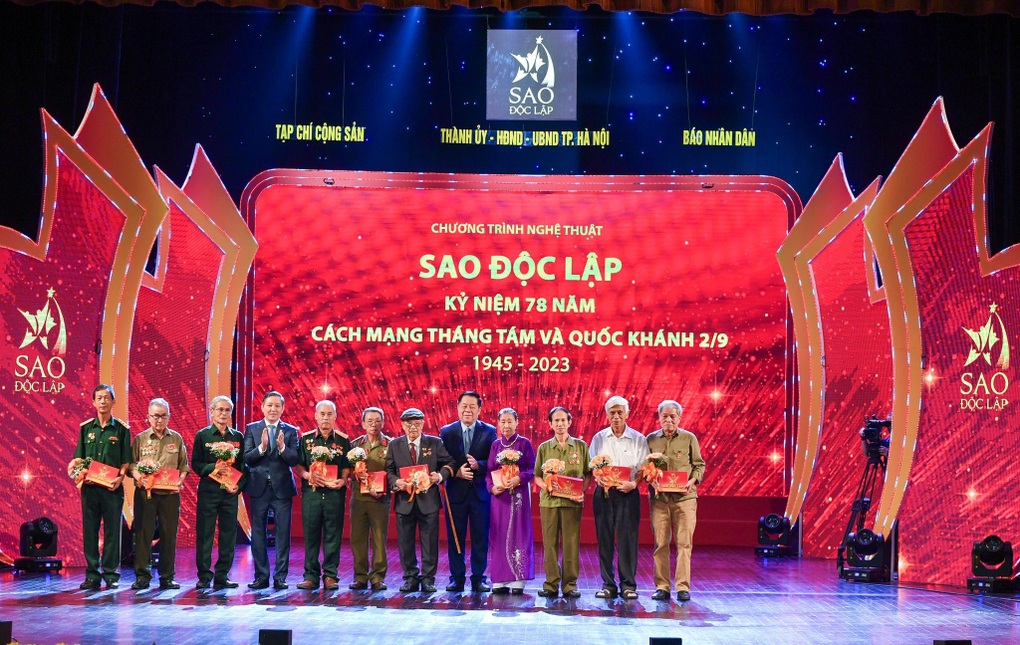 Sao Độc lập: Chương trình hào hùng, tôn vinh tinh thần yêu nước - 3 Sao Độc lập: Chương trình hào hùng, tôn vinh tinh thần yêu nước - 3