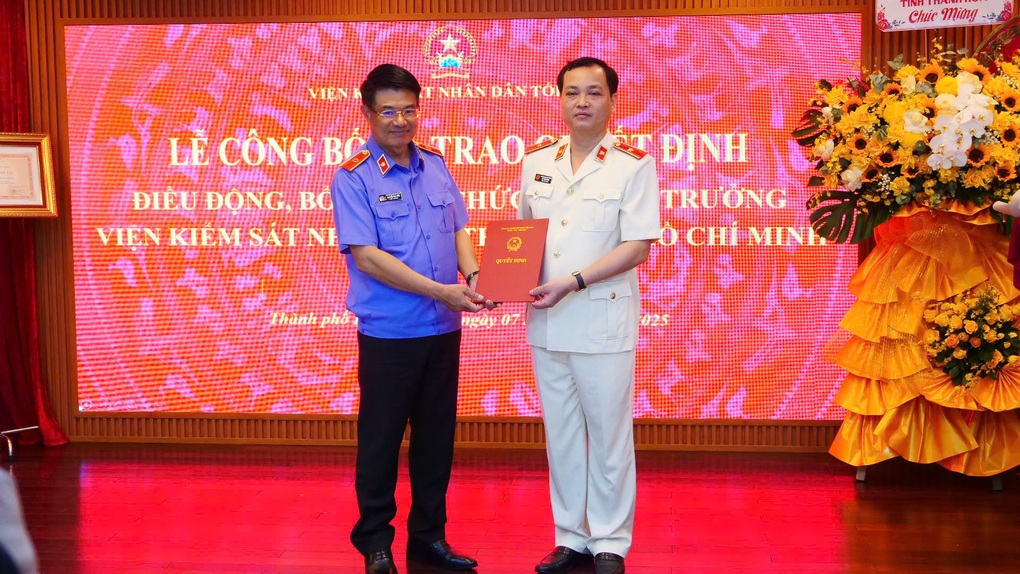 Ông Lê Văn Đông làm Viện trưởng Viện KSND TPHCM - 1 Ông Lê Văn Đông làm Viện trưởng Viện KSND TPHCM - 1