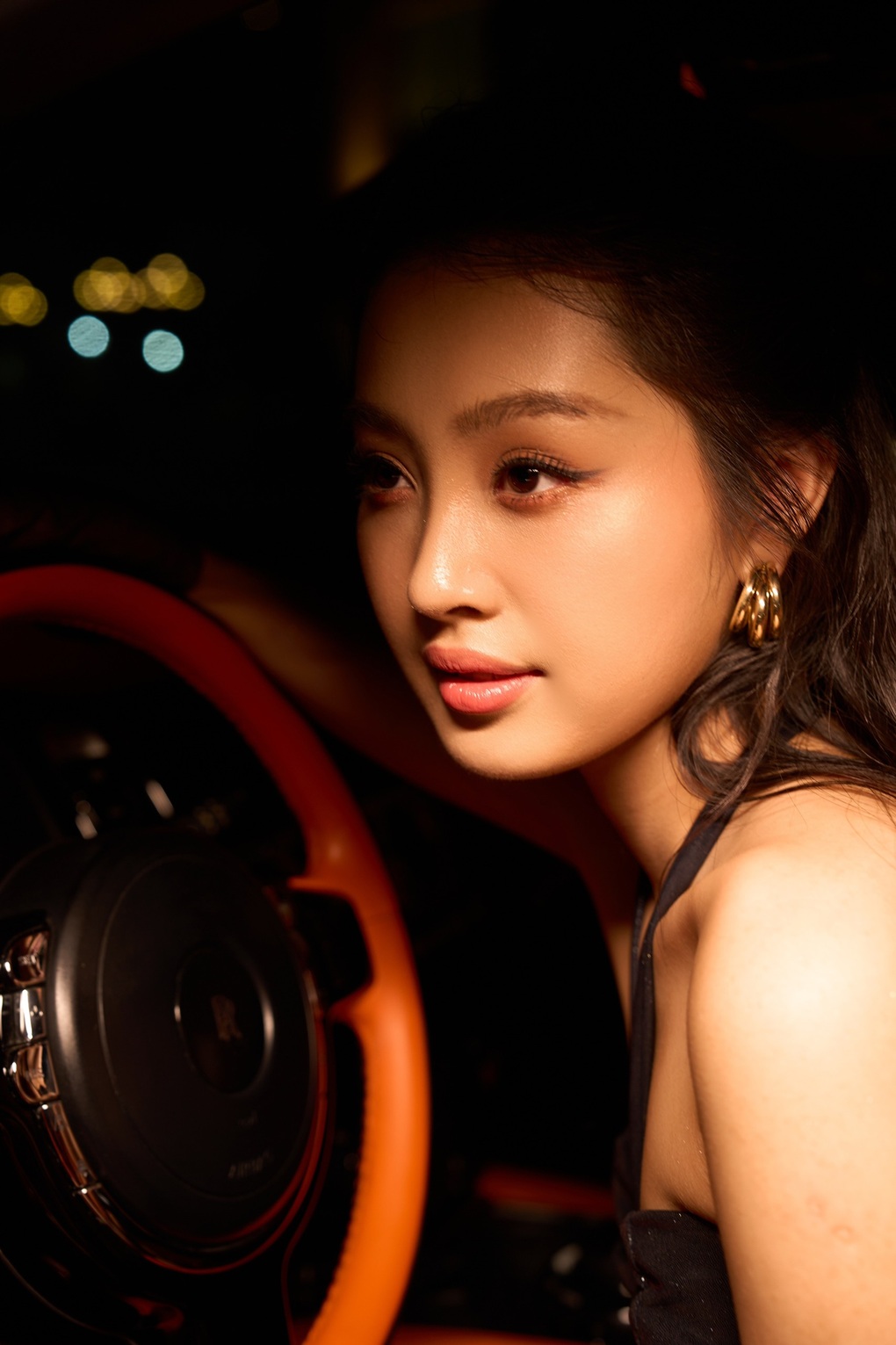 Mỹ nhân nhỏ tuổi nhất Hoa hậu Việt Nam 2022 nói gì về việc mặc gợi cảm? - 8