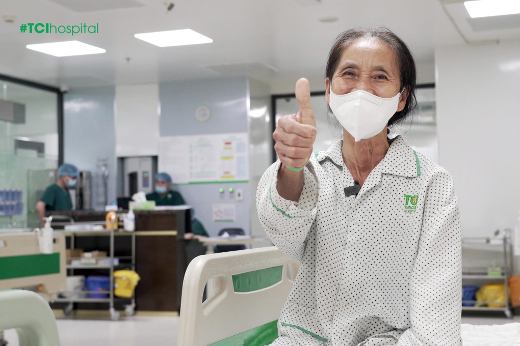 Ngăn nguy cơ hỏng thận do sỏi 10 năm tuổi nhờ tán sỏi nội soi ống mềm - 3 Ngăn nguy cơ hỏng thận do sỏi 10 năm tuổi nhờ tán sỏi nội soi ống mềm - 3