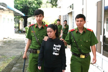 Bị nghi trộm xe đạp, người phụ nữ dùng dao đâm chết người