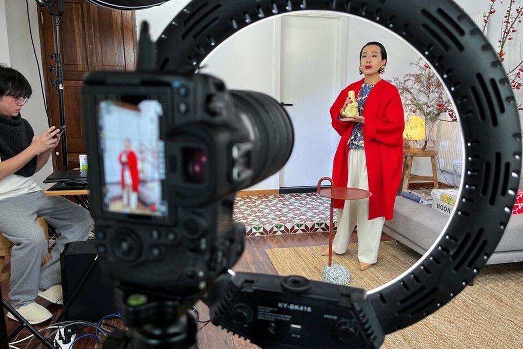 Livestream bán hàng: Ngã rẽ của ngành công nghiệp ảo tỷ đô - 2 Livestream bán hàng: Ngã rẽ của ngành công nghiệp ảo tỷ đô - 2