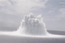 Thử nghiệm tàu "như động đất", Mỹ nắn gân "sát thủ diệt hạm" Trung Quốc