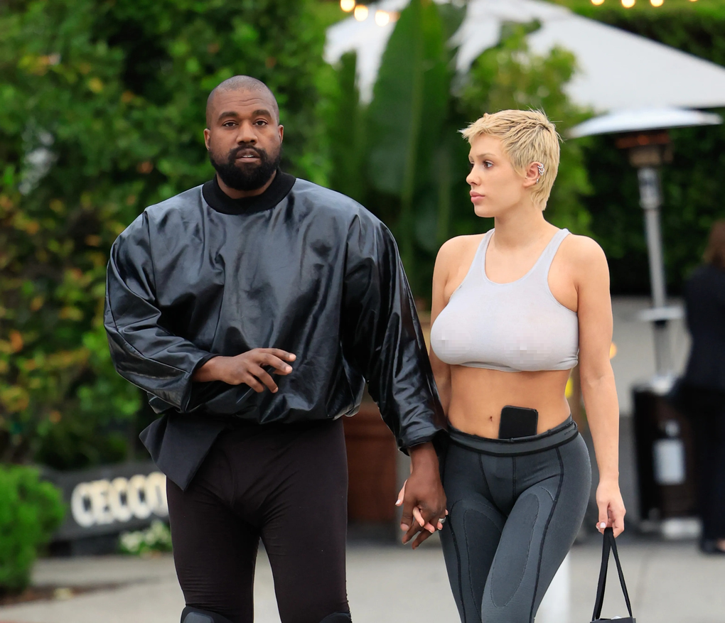 Kim Kardashian bất ngờ để đầu đinh giống vợ mới của Kanye West - 2