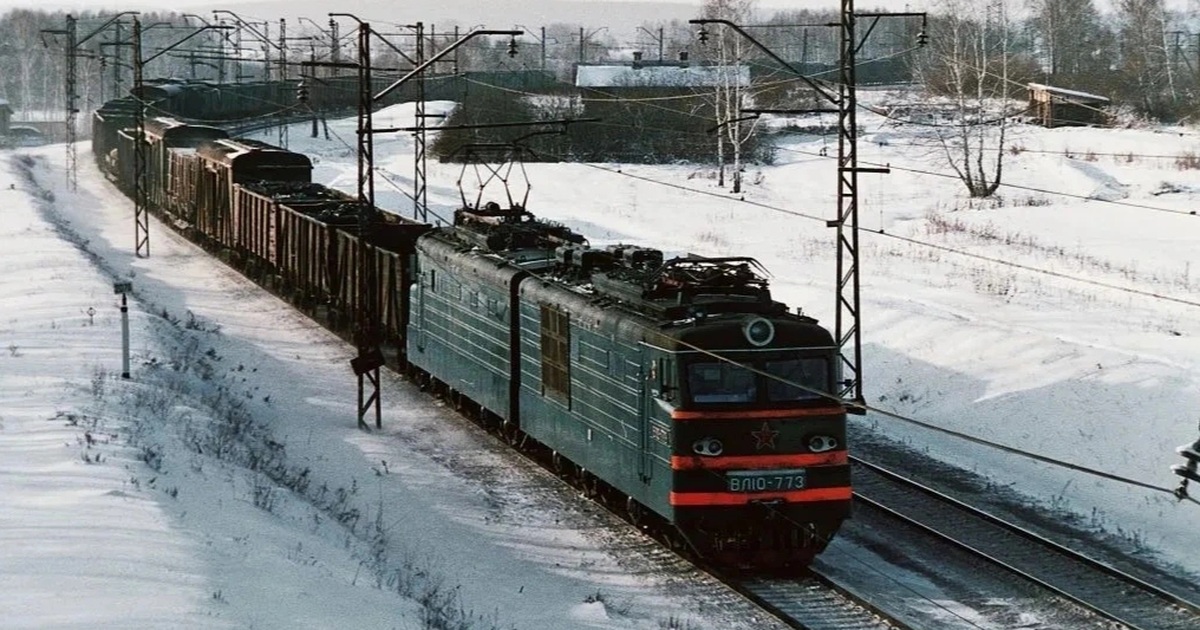 Ukraine nói tàu quân sự Nga phát nổ trên đường đến Crimea