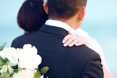 Bà bầu sinh viên: Con biết chạy, mẹ mới lên xe hoa