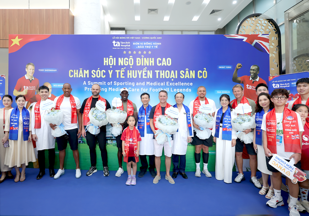 Bệnh viện Đa khoa Tâm Anh chăm sóc chuyên sâu những “đôi chân triệu đô” của bóng đá Anh - 1 Bệnh viện Đa khoa Tâm Anh chăm sóc chuyên sâu những “đôi chân triệu đô” của bóng đá Anh - 1