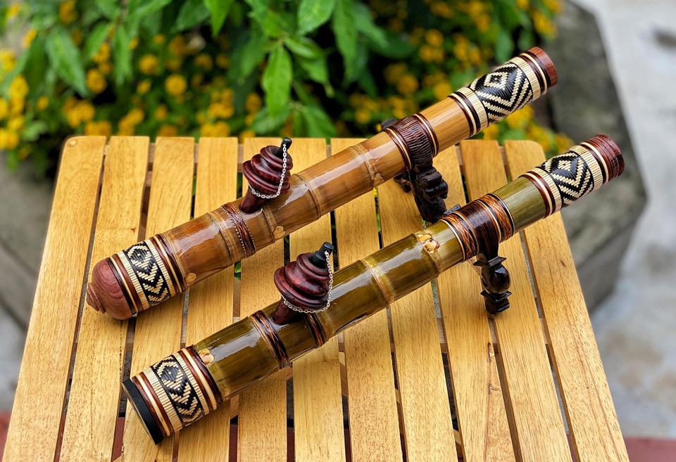 Mục sở thị chiếc điếu cày dát vàng, đại gia có tiền cũng không thể sở hữu - 5 Mục sở thị chiếc điếu cày dát vàng, đại gia có tiền cũng không thể sở hữu - 5