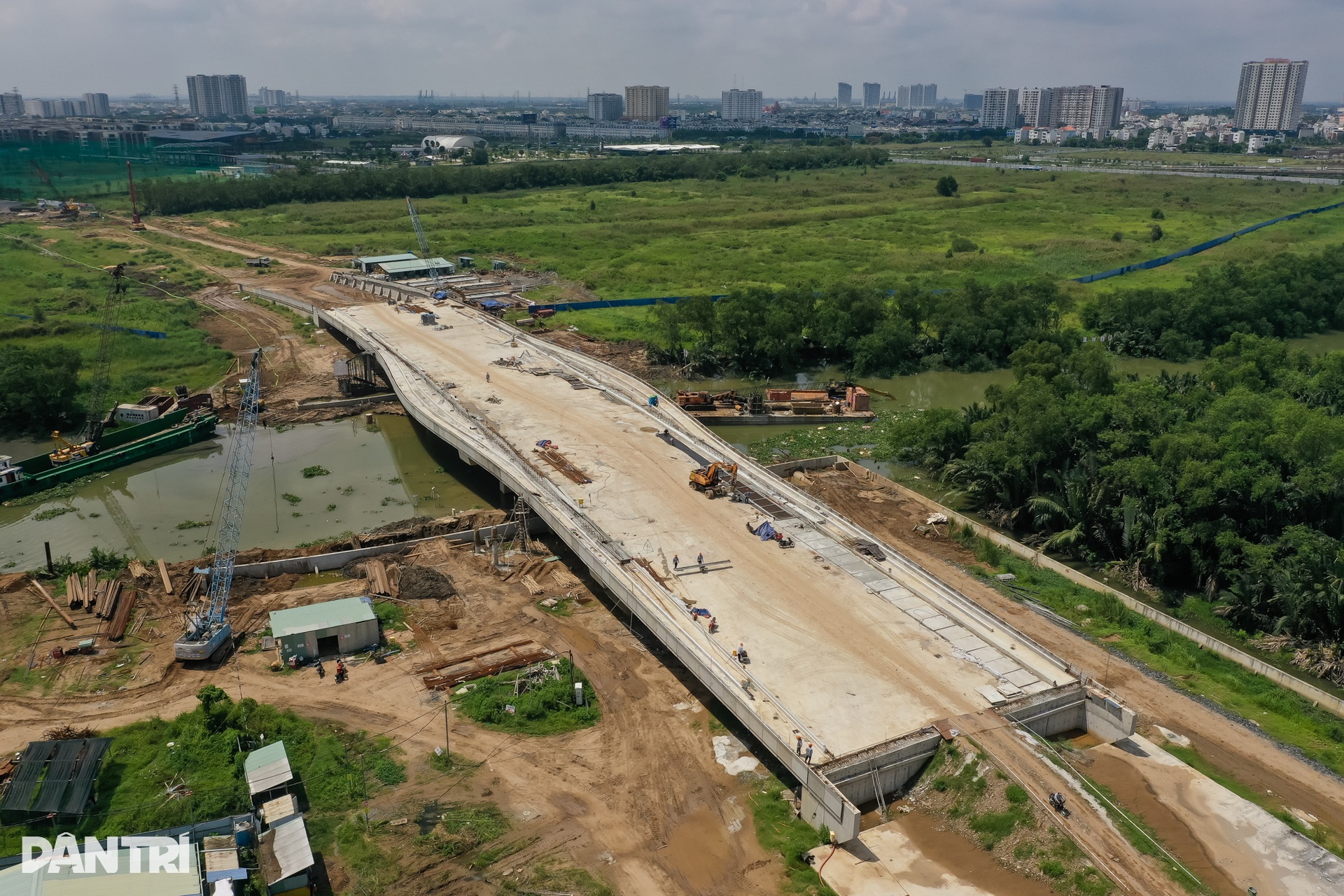 Tuyến đường kết nối khu Đông TPHCM thành hình sau 8 tháng thi công - 5 Tuyến đường kết nối khu Đông TPHCM thành hình sau 8 tháng thi công - 5