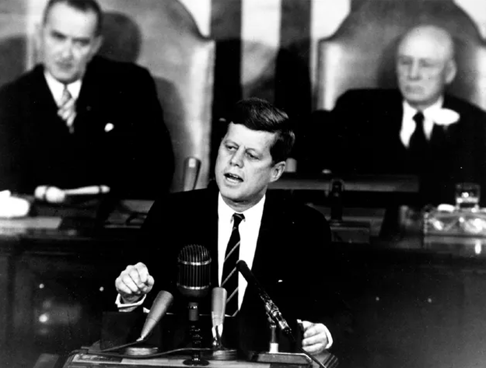 Bài phát biểu thôi thúc nước Mỹ chinh phục Mặt Trăng của Tổng thống Kennedy - 1 Bài phát biểu thôi thúc nước Mỹ chinh phục Mặt Trăng của Tổng thống Kennedy - 1