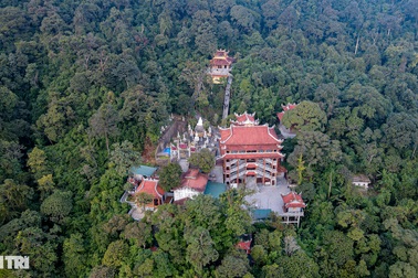 Thăm ngôi đền thiêng Bà Chúa Thượng Ngàn cách Hà Nội hơn 70km