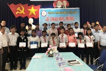 Phú Yên: Trao 225 suất học bổng Grobest Việt Nam đến học sinh nghèo Phú Yên
