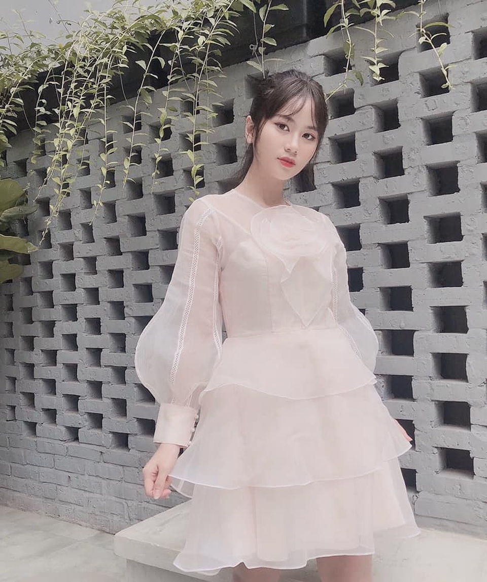 3 tháng giảm gần 30kg, nữ sinh phủ nhận “lột xác” nhờ dao kéo - 7 3 tháng giảm gần 30kg, nữ sinh phủ nhận “lột xác” nhờ dao kéo - 7