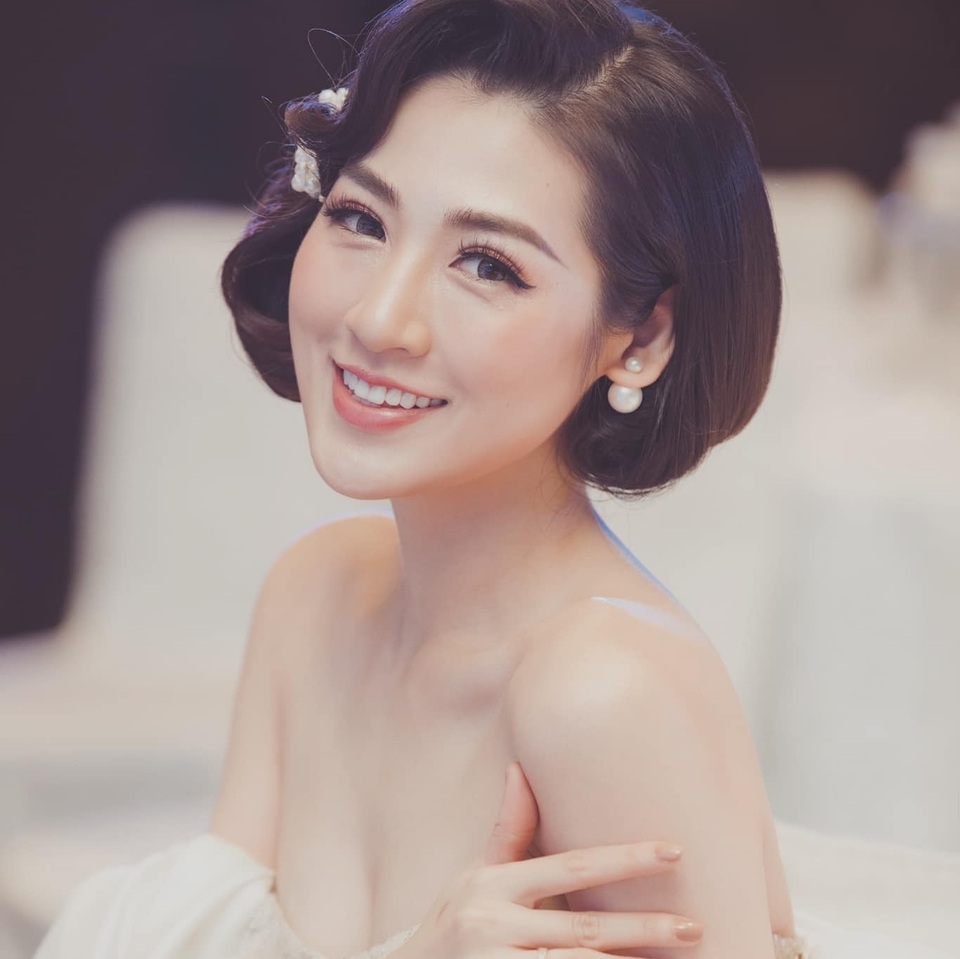 Thực hư mối quan hệ giữa á hậu Tú Anh và “ông trùm” hoa hậu - 1 Thực hư mối quan hệ giữa á hậu Tú Anh và “ông trùm” hoa hậu - 1