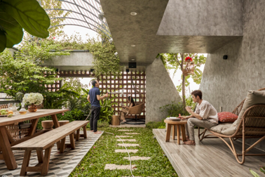 Căn nhà ở TPHCM với vô số "lỗ thở" độc đáo