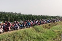 Đường từ TPHCM về miền Tây kẹt cứng, giao thông hỗn loạn