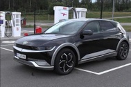 Xem thực tế "ngôi sao" Hyundai Ioniq 5 có chạy được hơn 460km một lần sạc?
