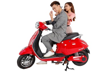 Cùng Soobin Hoàng Sơn trải nghiệm xe điện Dk Roma S