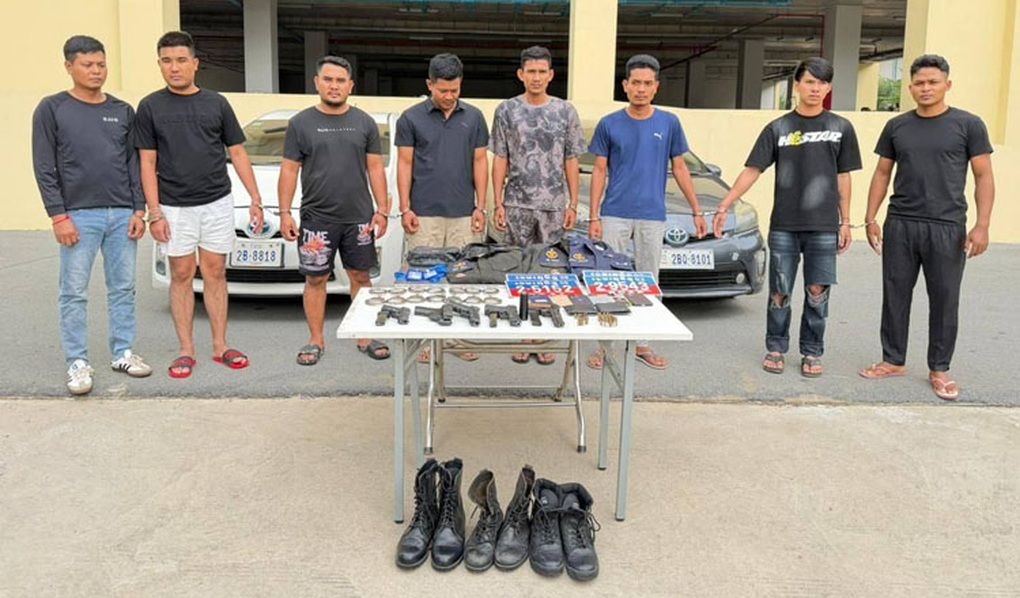 Campuchia bắt nhóm đóng giả quân cảnh để bắt cóc, tống tiền du khách - 1