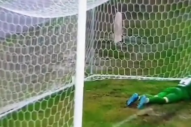 Trọng tài bị chỉ trích vì tưởng tượng ra bàn thắng ở giải Montenegro