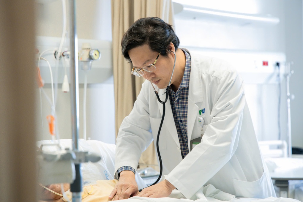 Bác sĩ Nguyễn Mạnh Hùng - Bệnh viện FV: Xem bệnh nhân như người nhà để giúp đỡ - 1 Bác sĩ Nguyễn Mạnh Hùng - Bệnh viện FV: Xem bệnh nhân như người nhà để giúp đỡ - 1