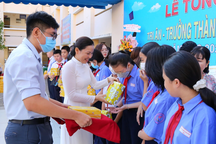 Thầy hiệu trưởng viết thư xin đổi quà 20/11, thứ nhận lại ngoài tưởng tượng