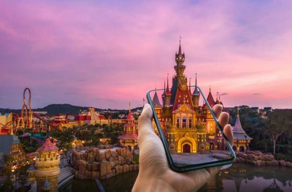 Công viên chủ đề đầu tiên trên thế giới ứng dụng trải nghiệm giải trí ảo - 1 Công viên chủ đề đầu tiên trên thế giới ứng dụng trải nghiệm giải trí ảo - 1