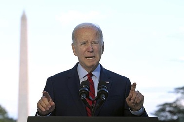 Ông Biden trấn an người dân sau cuộc khủng hoảng ngân hàng