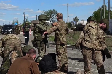 Hơn 2.500 binh sĩ ở Azovstal đầu hàng, Ukraine lên kế hoạch giải cứu