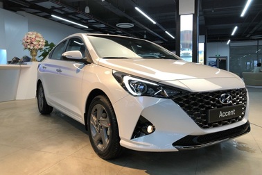 Xe gia đình nên mua Hyundai Accent 2021 hay Toyota Vios bản G?