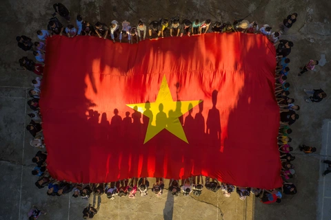 Cuộc thi ảnh "Màu cờ tôi yêu" nhận tác phẩm dự thi đến hết ngày 10/10