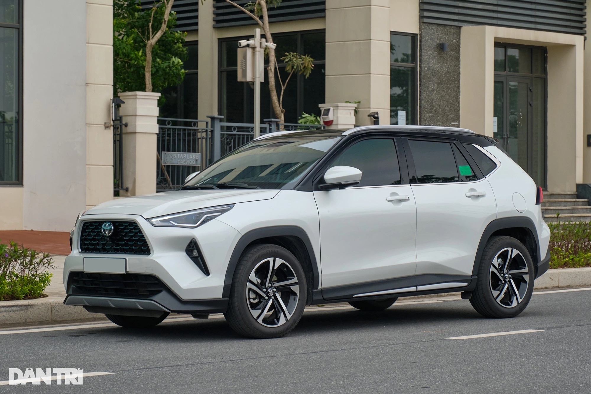 View - Mitsubishi Xforce, Yaris Cross chạy đua doanh số phân khúc SUV đô thị | Báo Dân trí