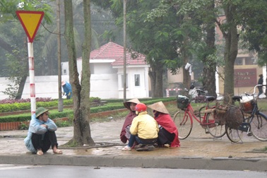 Chợ lao động âu sầu vì... quá nhàn nhã