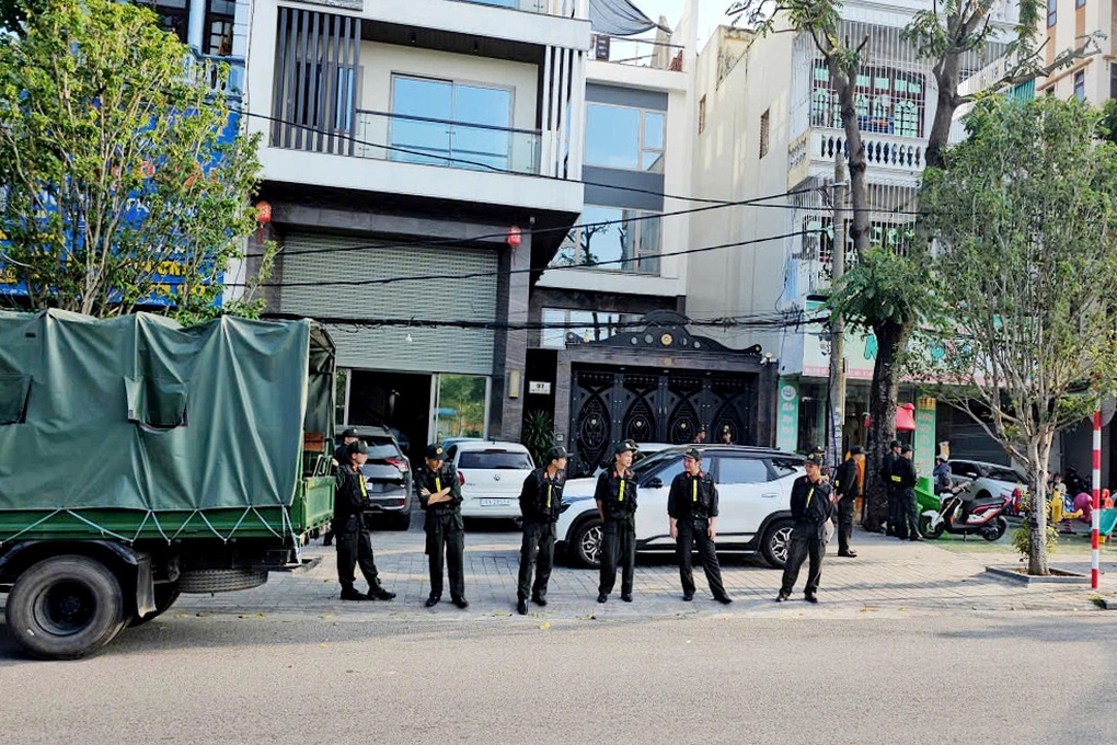 Khám xét khẩn cấp nhà riêng giang hồ Mạnh Gỗ” ở Thanh Hóa - 1 Khám xét khẩn cấp nhà riêng giang hồ Mạnh Gỗ” ở Thanh Hóa - 1