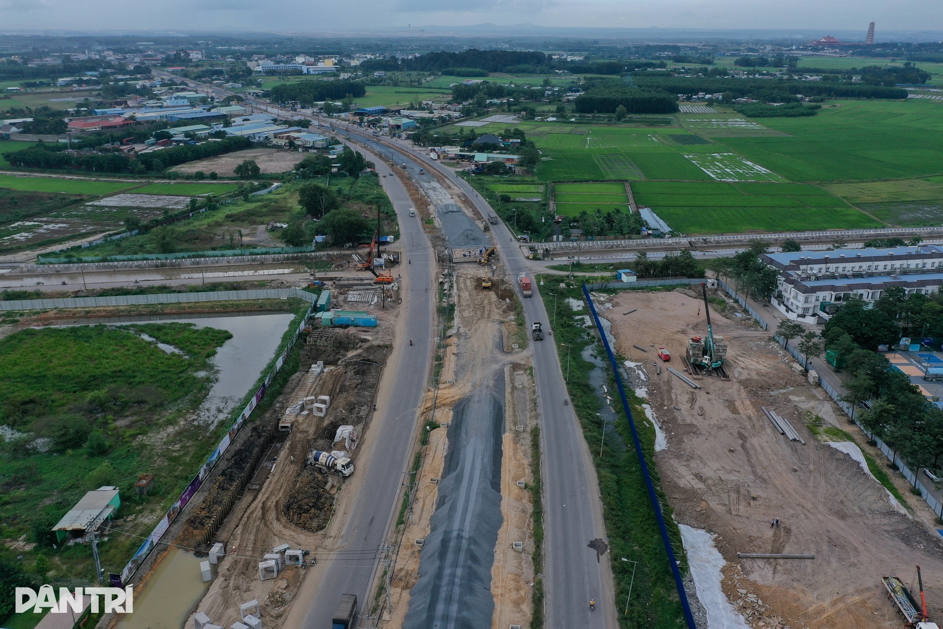 Hối hả thi công mở rộng đường 25B nối TPHCM đến sân bay Long Thành - 1 Hối hả thi công mở rộng đường 25B nối TPHCM đến sân bay Long Thành - 1