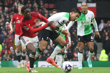 Man Utd 2-2 Liverpool: Fernandes, Mainoo đua nhau tạo siêu phẩm