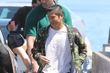 Angelina Jolie đi ăn cùng Pax Thiên