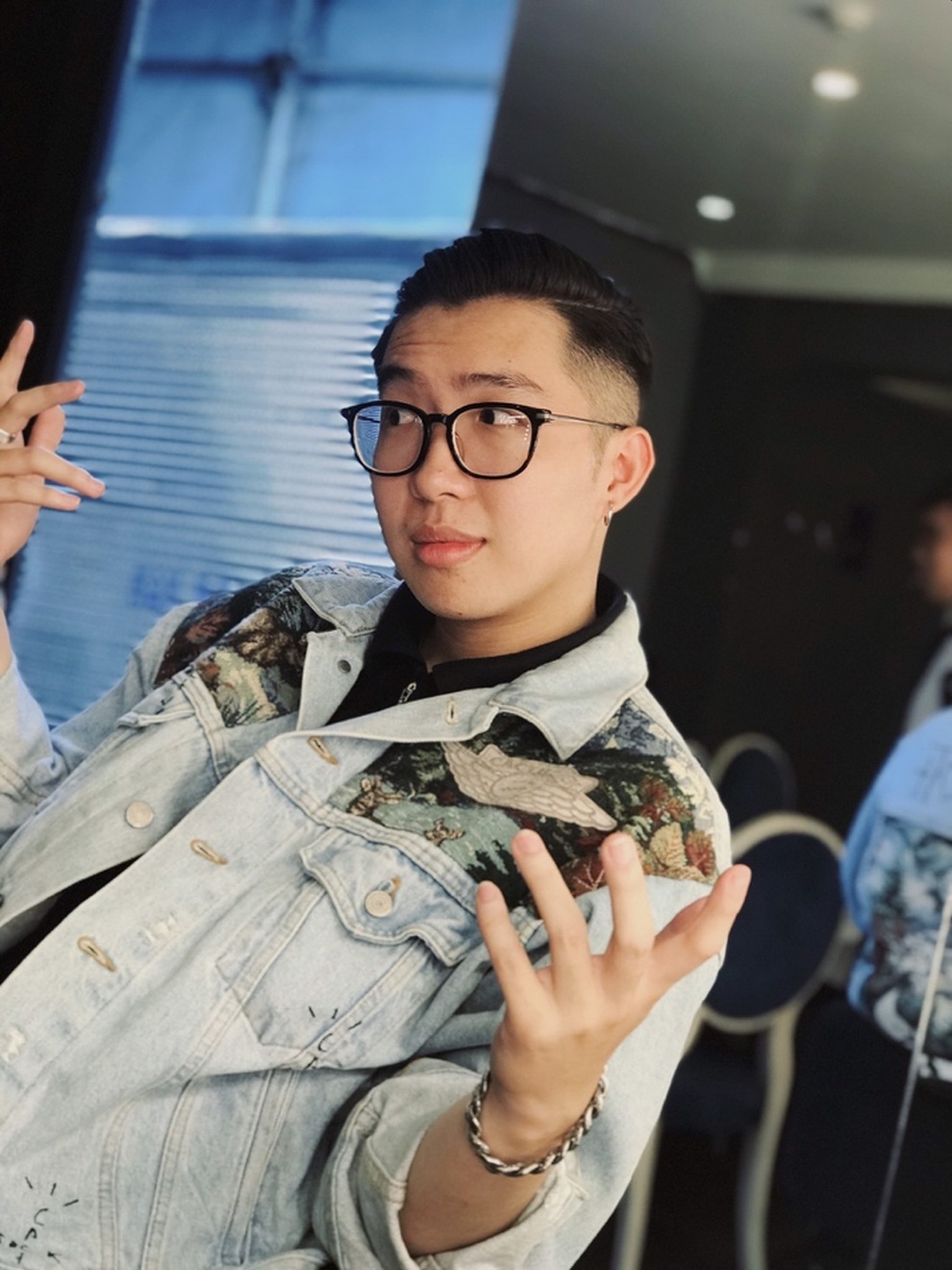 Phương Nam - cây hài độc thoại đình đám của nhóm Sài Gòn Tếu - 1 Phương Nam - cây hài độc thoại đình đám của nhóm Sài Gòn Tếu - 1