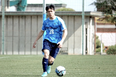 Công Phượng ra mắt trong trận thua ngược của CLB Nhật Bản