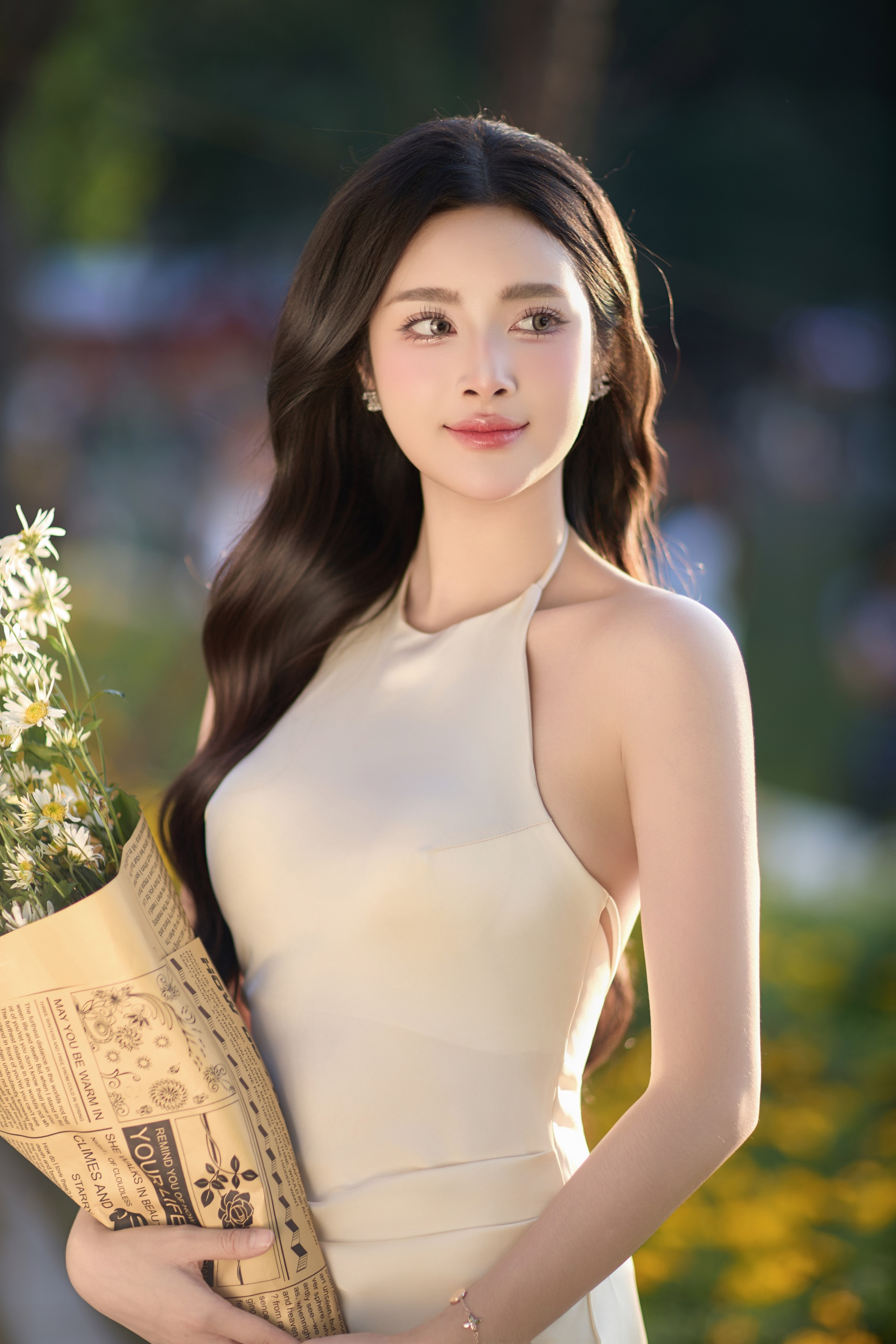 Nhan sắc trong trẻo của Hoa khôi Đinh Hoài An trong nắng thu Hà Nội - 5