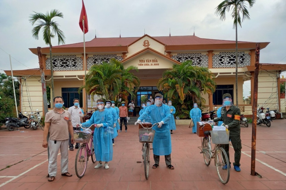 Hình ảnh bầu cử đặc biệt chưa từng có tại điểm nóng Covid-19 Bắc Giang - 7 Hình ảnh bầu cử đặc biệt chưa từng có tại điểm nóng Covid-19 Bắc Giang - 7